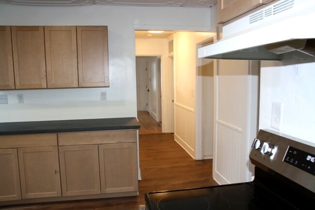 66 Kellogg St Unit B