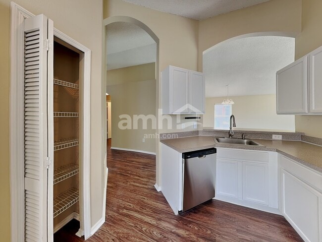 Photo - 1468 Carey Glen Cir