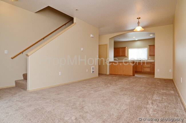 Photo - Spacious SE Portland 3 Bedroom Townhouse In Powellhurst-Gilbert Neighborhood Unit 8439 SE Brooklyn Street