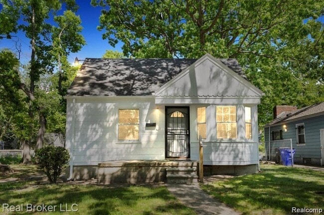 Building Photo - 19974 Ferguson St Rental