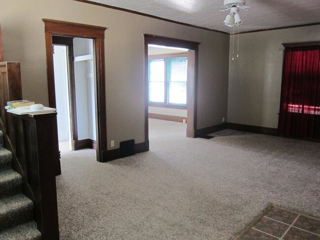 Photo - 109 W 12th St