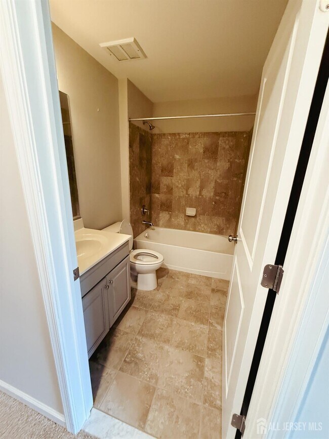 Photo - 1101 Hights Farm Rd N