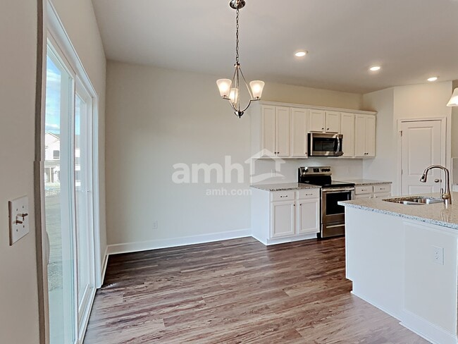 Photo - 2537 Highwood Blvd