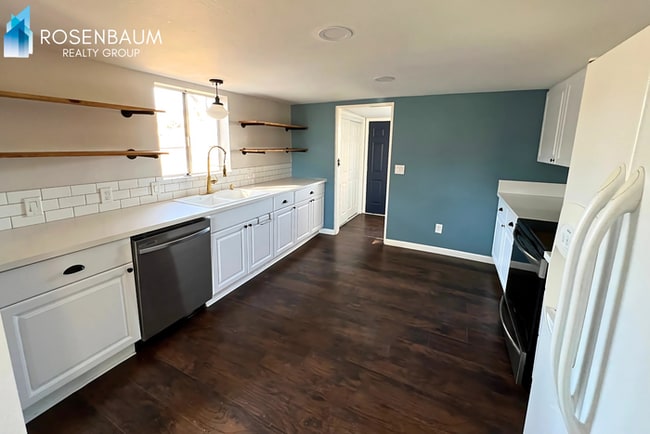 Photo - Charming 2-bedrooms, 1.5-baths cottage in the heart of historic Mayer, AZ!