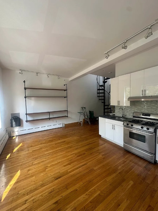 Photo - 477 St Marks Pl