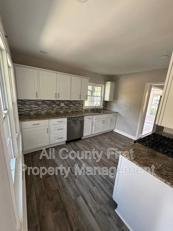 Photo - 1093 Fayetteville Rd SE