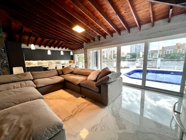 Photo - 720 NE 28th Ave