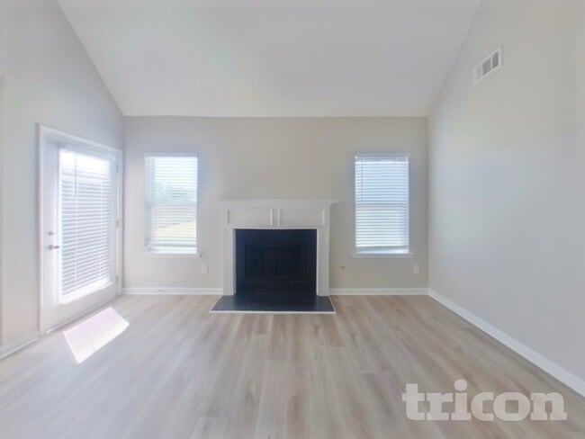 Photo - 244 Grover Turner Way