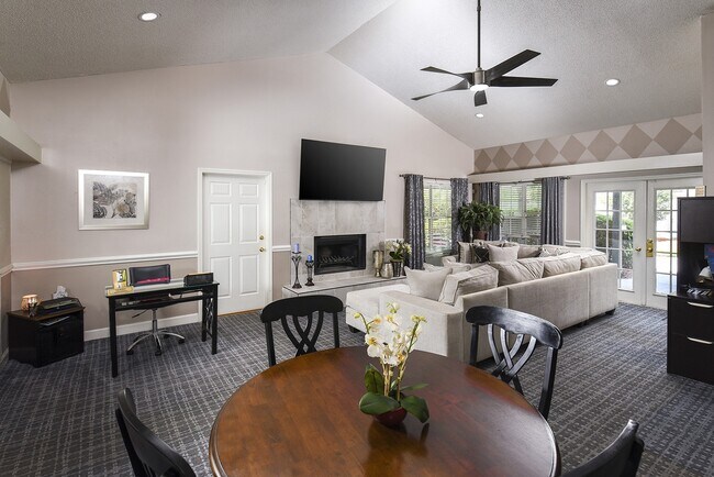 Leasing Center