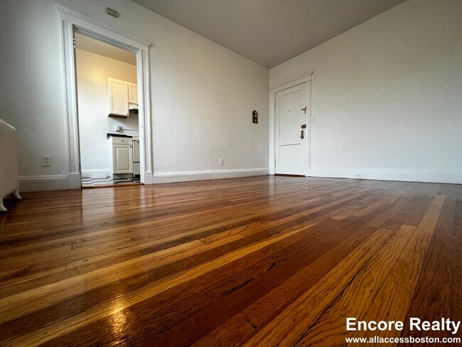 120 Brainerd Rd Unit 18