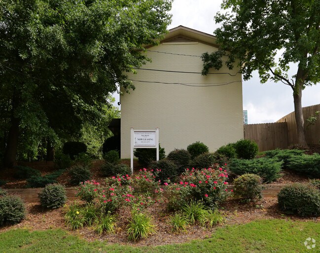 Photo - 32 Peachtree Ave NE