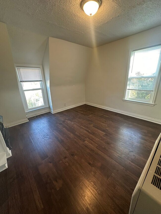 Photo - 113 N 6th St Unit #2