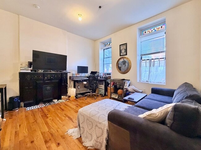Building Photo - 1035 Washington St Unit 1F