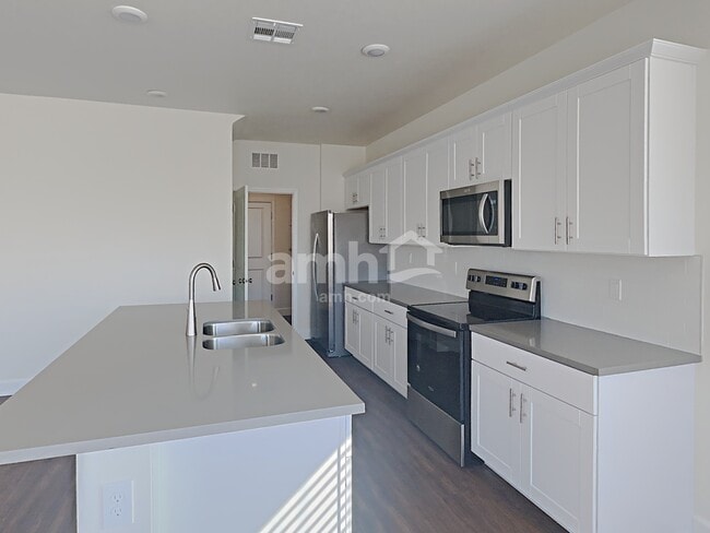 Photo - 1705 Viaggio Ave