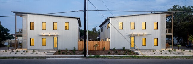 Photo - 626 Delaware St