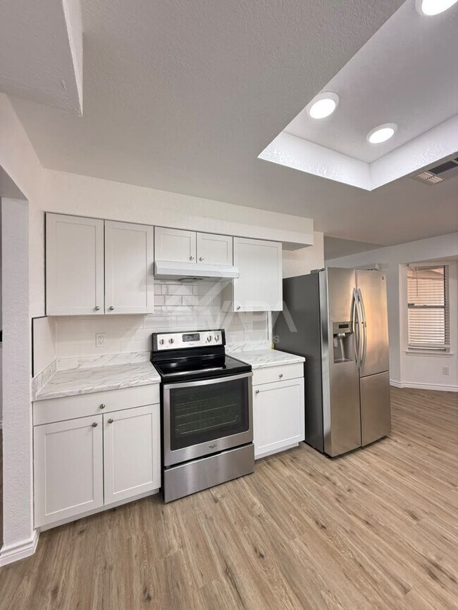 Photo - 209 High Oak