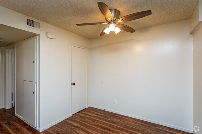 2BR, 1BA - 888SF - Dining Area - Garden East Apartments