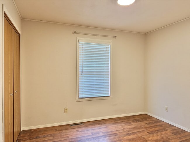 Photo - 809 Wynstone Way