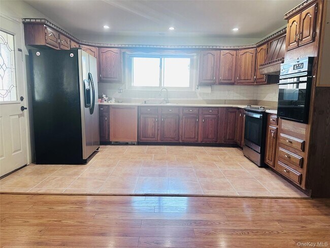 Photo - 307 Wildwood Dr