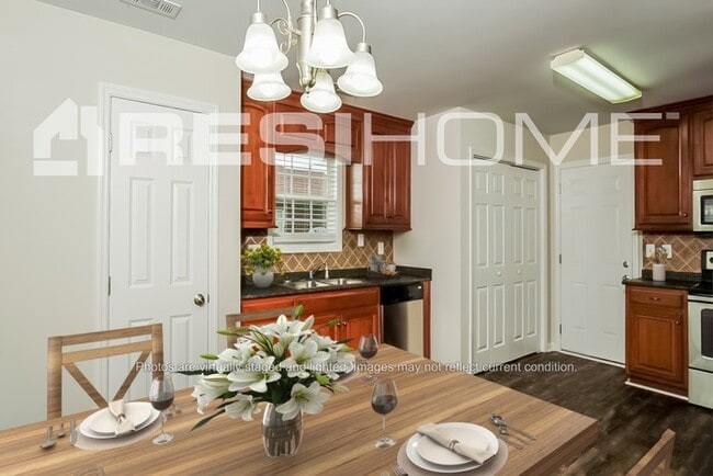 Photo - 702 Carter Grove Rd