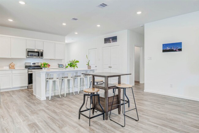 Photo - 27210 Woodridge Gln Dr