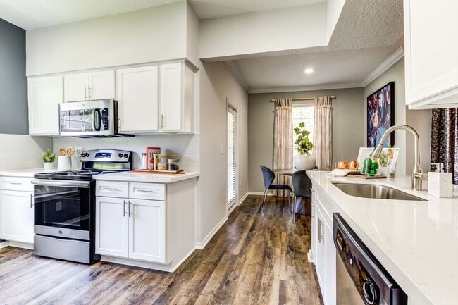 Photo - Live Free for a Month – Schedule Your Tour... Unit AEE2