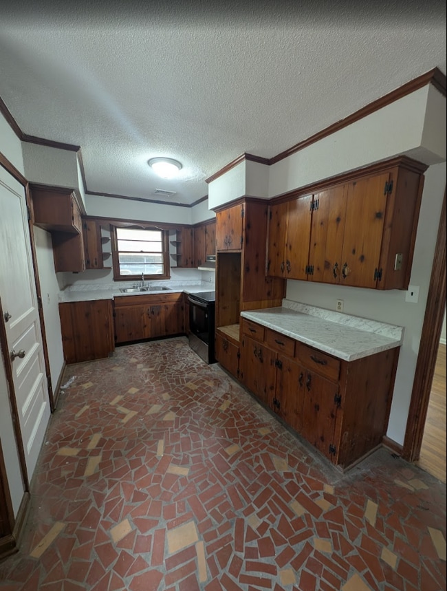 Photo - 1130 Lombard Dr