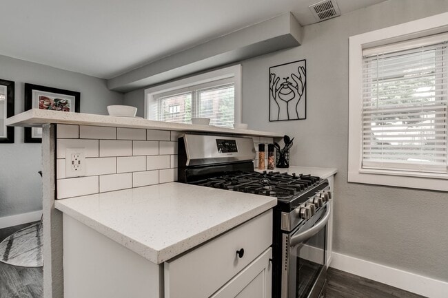 Photo - Broadway 46 Apartments