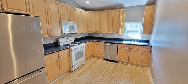 Photo - 926 S Hanover St