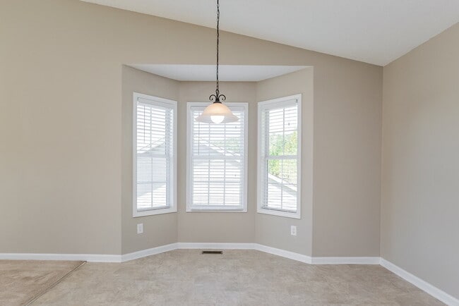 Photo - 111 Hunter Pl