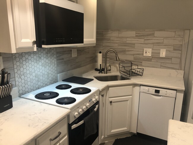 Photo - 1004 Breedon Ct Unit Carriage Apartment