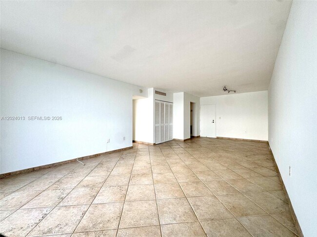 Photo - 800 West Ave Unidad 823
