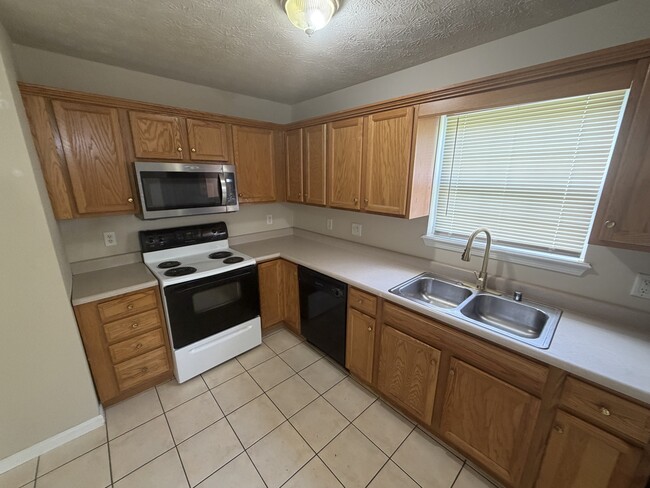 Photo - 139 Ash Ct