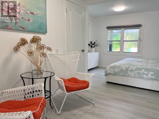 Photo - 286 Crestwood Dr