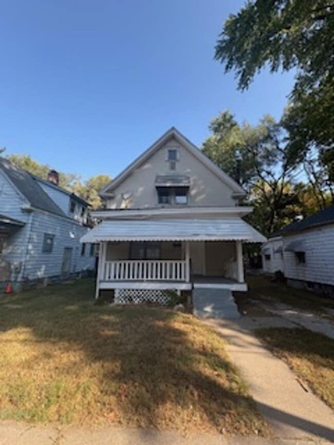 Building Photo - 3 Bedroom / 2 Bathroom House in Peoria, IL