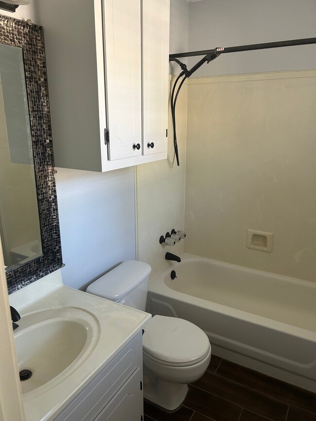 Photo - 957 Rustwood Dr