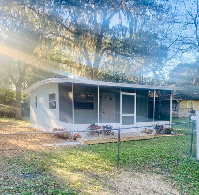 Building Photo - Cozy 2-Bedroom Home for Rent