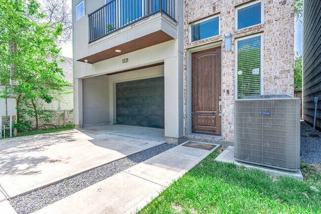 Photo - 1721 Henderson St