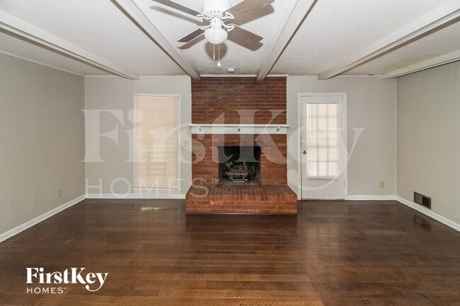 Photo - 3000 Eagle Dr