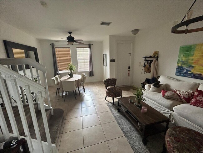 Building Photo - 5590 NW 107th Ave Unit 1102