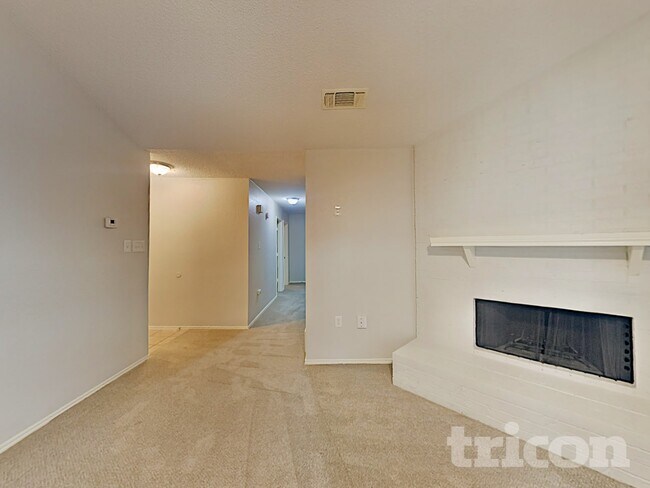 Photo - 537 Greenway Dr