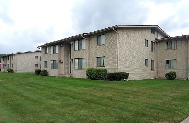 Building Photo - Stephan Manor Rental