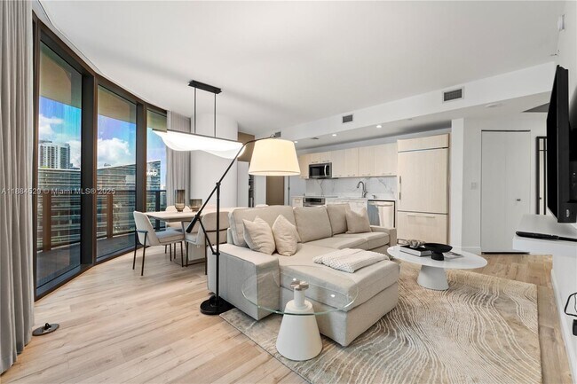 Photo - 45 SW 9th St Unidad 1708