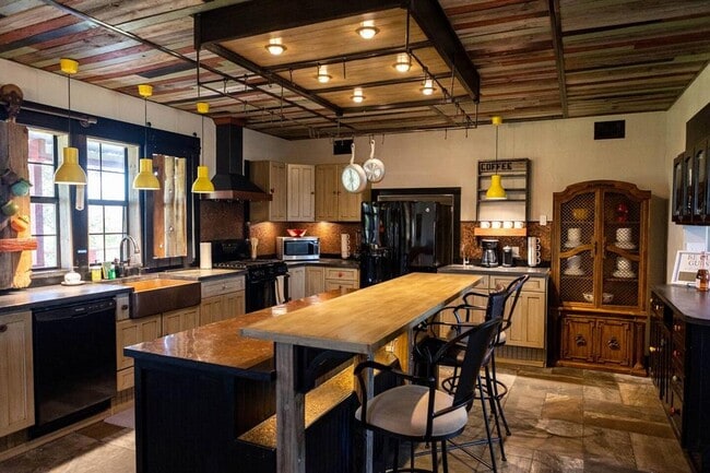 Photo - 1901 Harmon Hills Rd