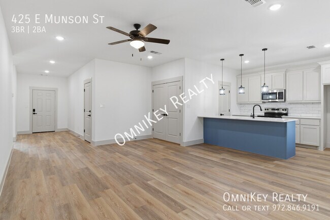 Photo - 425 Munson St