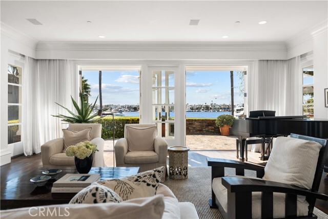 2411 Bayshore Dr
