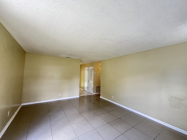 7500 Necia Dr S Unidad 7500 Necia Drive S.