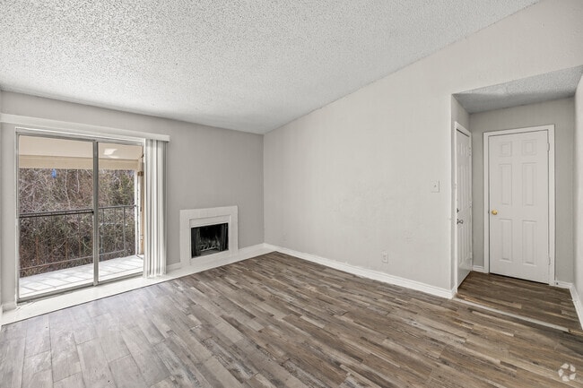 2BR, 2BA - 941SF - Living Room
