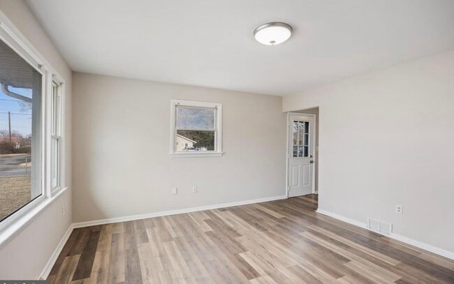 Photo - 9 Easlick Ave