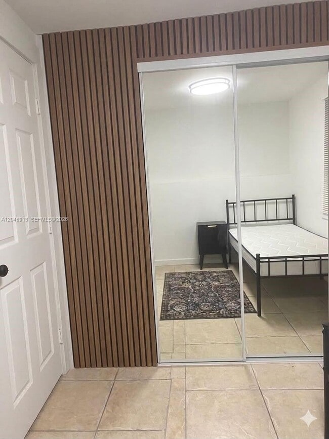 1212 NW 11th Ct